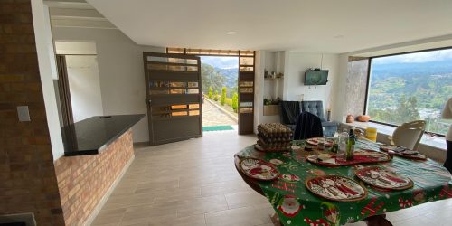 915877f1-6c54-4154-84f2-afb23248d3b1